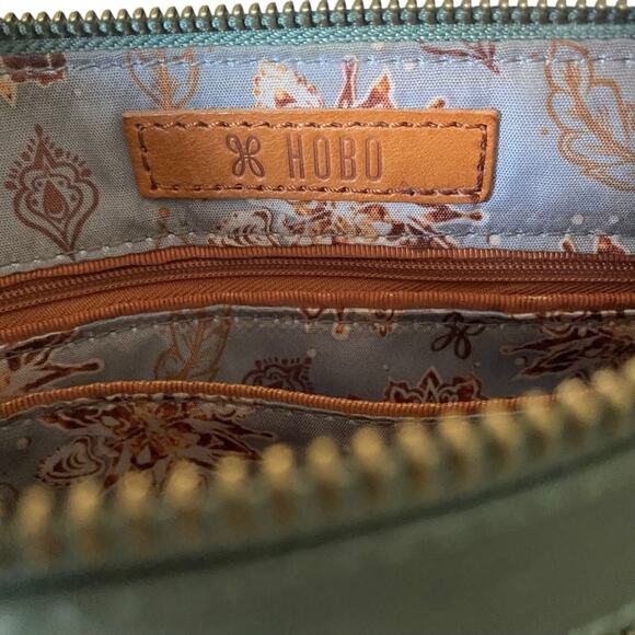 Hobo Billie Sage Green Zipper Leather Crossbody Purse - Picture 5 of 10